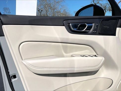 New 2026 Volvo XC60 T8 Ultra w/ Protection Package Premier image 24