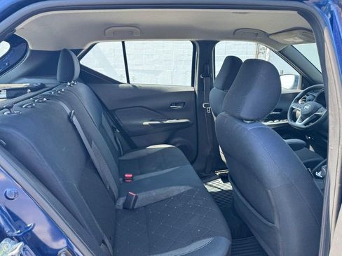 Used 2018 Nissan Kicks SV image 10