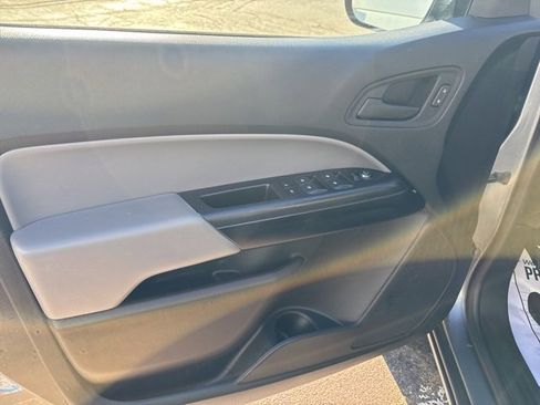 Used 2022 Chevrolet Colorado W/T w/ Custom Special Edition image 15