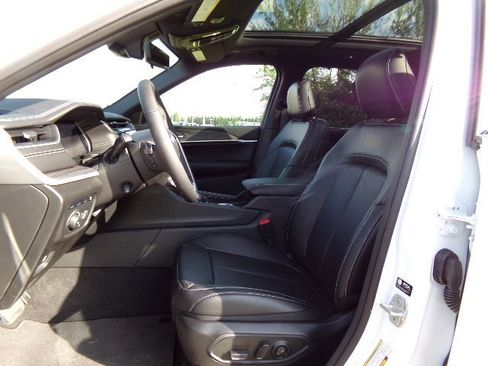 Used 2024 Jeep Grand Cherokee Limited 4xe image 8