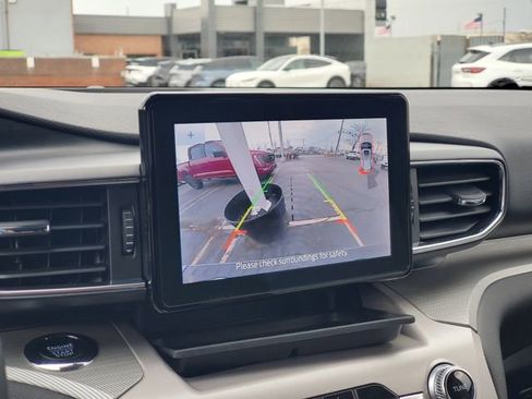 Used 2023 Ford Explorer XLT w/ Equipment Group 202A image 19