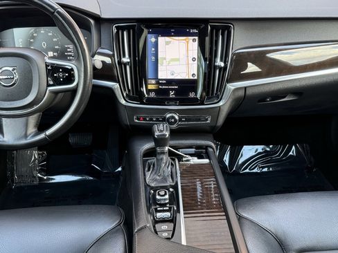 Used 2018 Volvo S90 T5 Momentum image 26