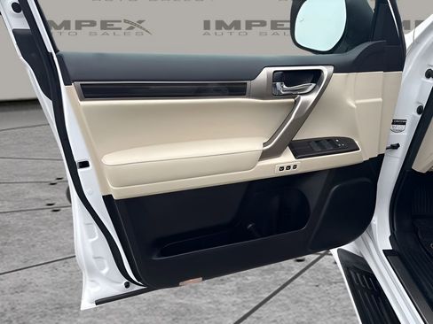 Used 2020 Lexus GX 460 Premium w/ Premium Package AWD/4WD image 15