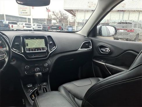 Used 2020 Jeep Cherokee Limited image 13