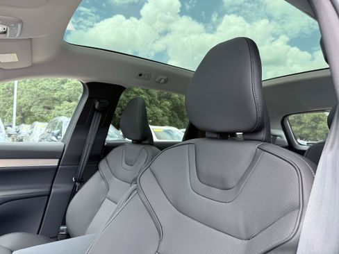 New 2026 Volvo EX90 Plus AWD/4WD image 13
