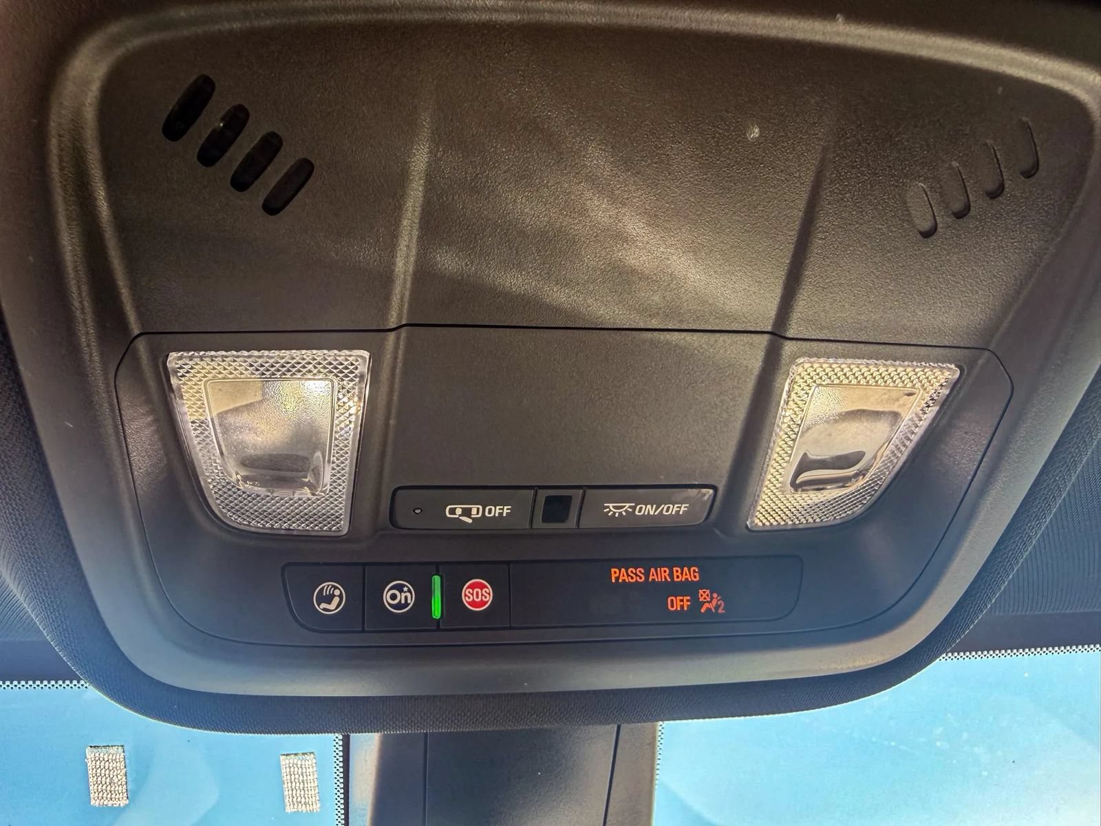 Used 2022 Chevrolet Traverse LS FWD image 28