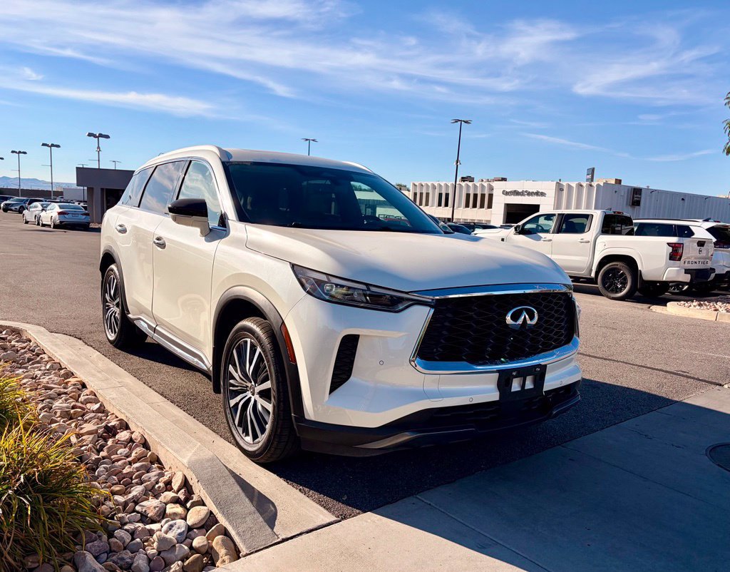 Used 2023 INFINITI QX60 Sensory w/ Cargo Package AWD/4WD image 4