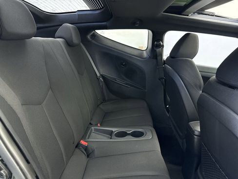 Used 2017 Hyundai Veloster Value Edition image 33