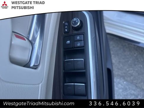 Used 2022 Toyota Sienna Platinum image 15