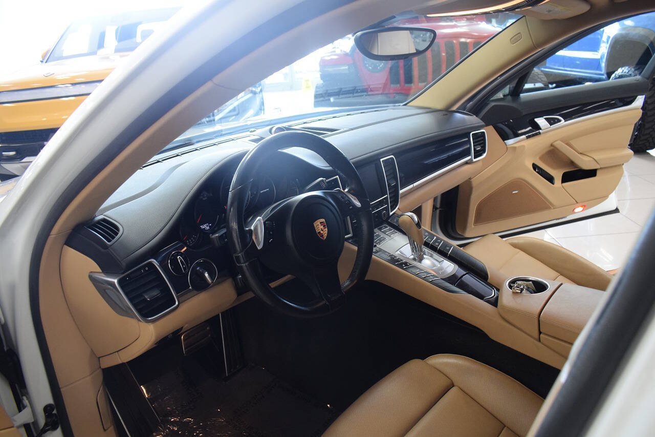 Used 2016 Porsche Panamera AWD/4WD image 20
