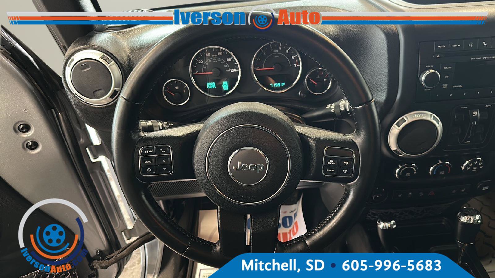 Used 2016 Jeep Wrangler Unlimited Sahara w/ Connectivity Group AWD/4WD image 16