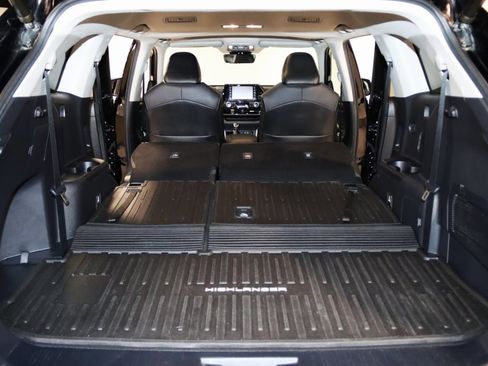 Used 2021 Toyota Highlander XLE image 66