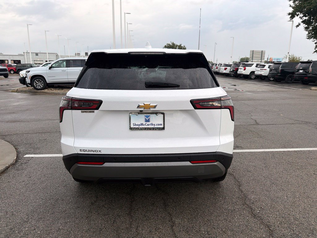 Used 2026 Chevrolet Equinox LT FWD image 4