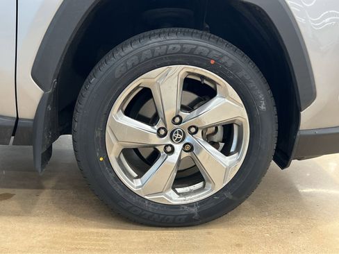 Used 2020 Toyota RAV4 Limited image 11