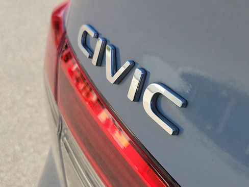 Used 2023 Honda Civic Sport image 9