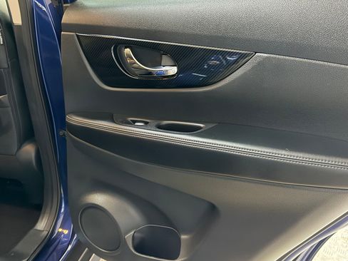 Used 2019 Nissan Rogue SL w/ Premium Package FWD image 41