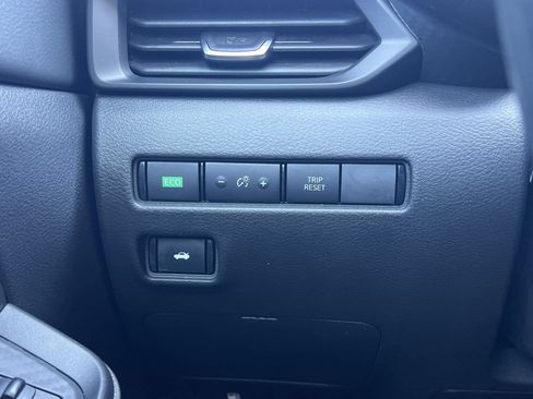 Used 2025 Nissan Sentra S FWD image 13