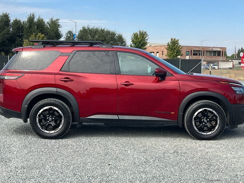 Used 2023 Nissan Pathfinder Rock Creek AWD/4WD image 9