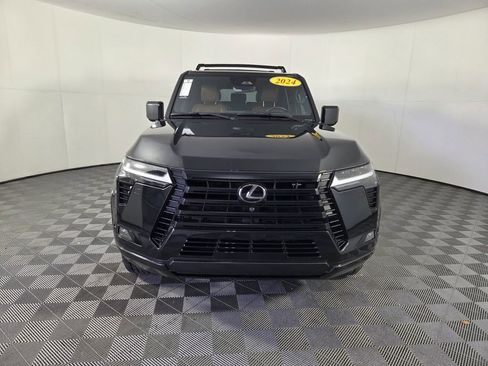 Used 2024 Lexus GX 550 w/ Cold Area Package AWD/4WD image 3