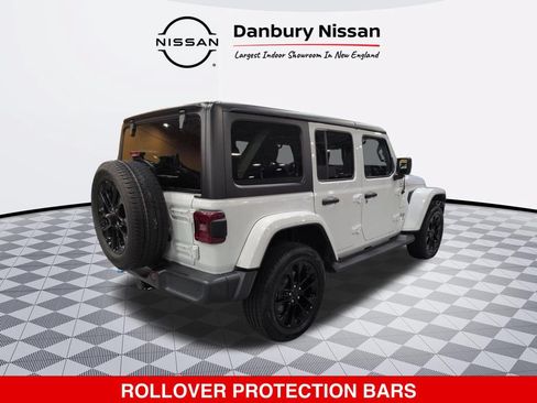 Used 2022 Jeep Wrangler Unlimited Sahara w/ Cold Weather Group AWD/4WD image 3