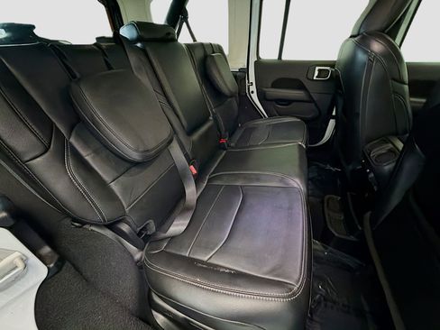 Used 2023 Jeep Wrangler Unlimited Sahara AWD/4WD image 14