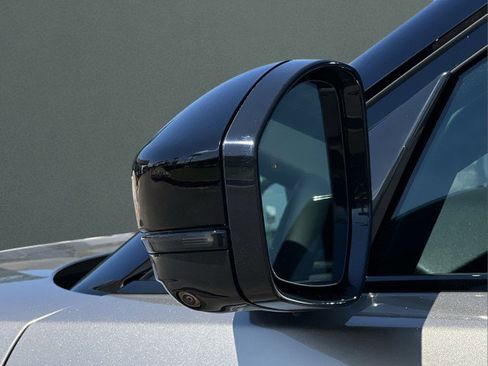 New 2026 Land Rover Range Rover Velar S image 11