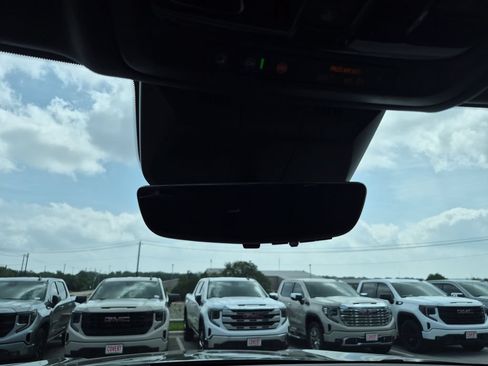 Certified 2026 Cadillac Escalade Platinum Sport w/ LPO, Floor Liner Package AWD/4WD image 33