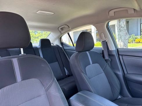 Used 2025 Nissan Sentra SV FWD image 11