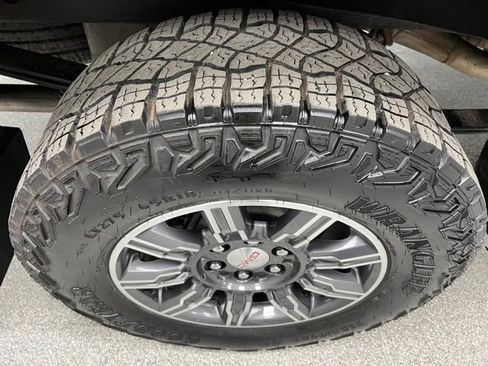 Used 2025 GMC Sierra 1500 AT4 AWD/4WD image 17