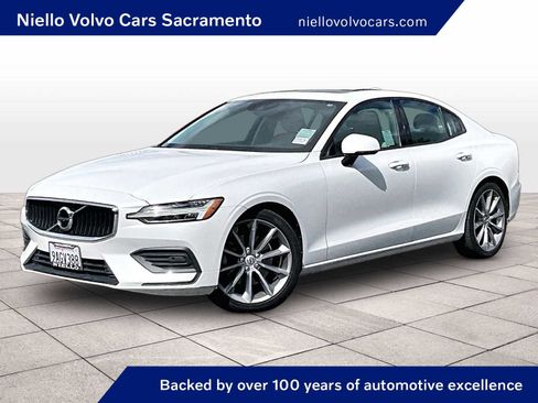Used 2019 Volvo S60 T5 Momentum w/ Premium Package image 1