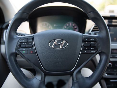 Used 2017 Hyundai Sonata Limited FWD image 11