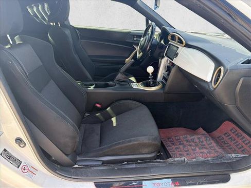 Used 2017 Toyota 86 RWD image 22