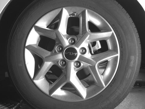 Used 2025 Kia Soul LX w/ LX Technology Package image 14