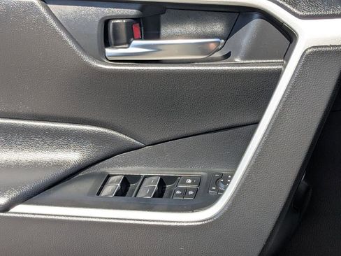 Used 2025 Toyota RAV4 XLE image 16