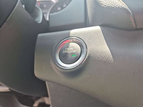 Used 2024 GMC Terrain SLT AWD/4WD image 24