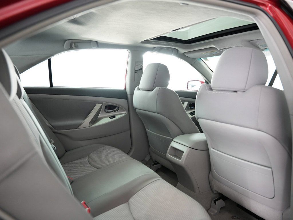 Used 2011 Toyota Camry SE w/ SE Extra-Value Pkg #1 FWD image 38