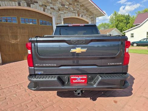 Used 2022 Chevrolet Silverado 1500 Custom w/ Safety Confidence Package AWD/4WD image 4