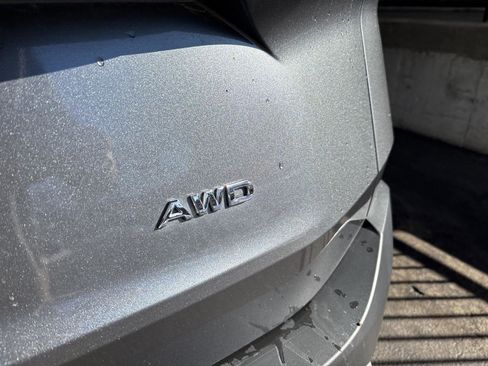 Used 2023 Nissan Rogue S image 22