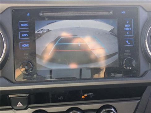 Used 2018 Toyota Tacoma TRD Sport image 14