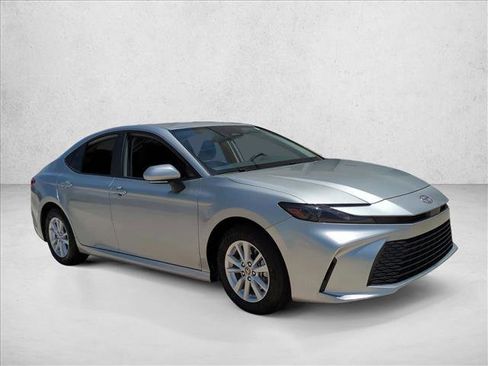 Used 2025 Toyota Camry LE w/ Convenience Package FWD image 3