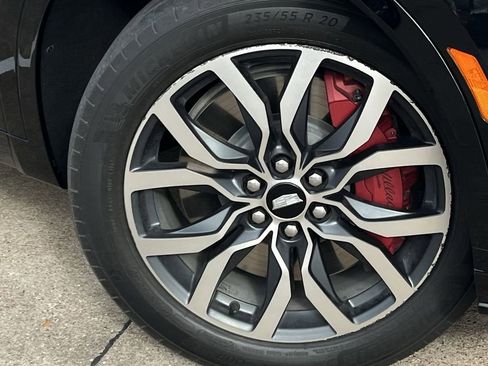 Used 2022 Cadillac XT6 Sport w/ Technology Package image 11