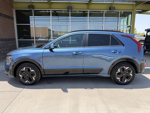 Used 2025 Kia Niro Wind FWD image 7