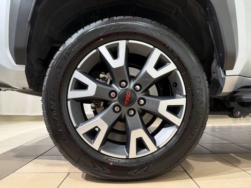 Certified 2025 Toyota 4Runner SR5 AWD/4WD image 10