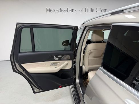Certified 2023 Mercedes-Benz GLS 450 4MATIC image 23