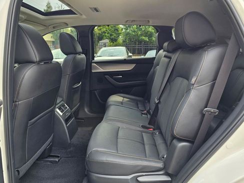 Certified 2024 MAZDA CX-90 Plug-In Hybrid w/ Preferred AWD/4WD image 18