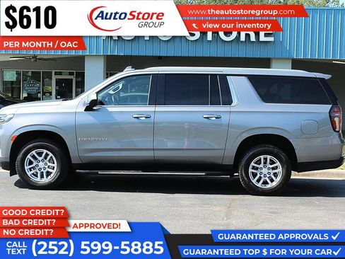 Used 2021 Chevrolet Suburban LT RWD image 1