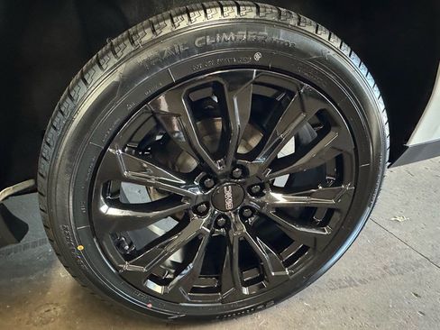 Used 2020 GMC Yukon XL Denali w/ Open Road Package AWD/4WD image 11