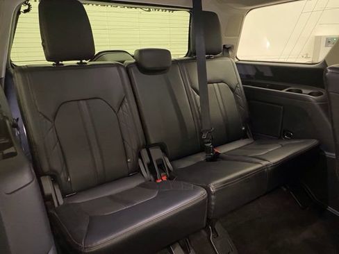 Used 2019 Ford Expedition Platinum AWD/4WD image 25