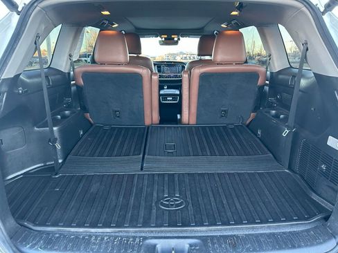 Used 2017 Toyota Highlander Limited image 27
