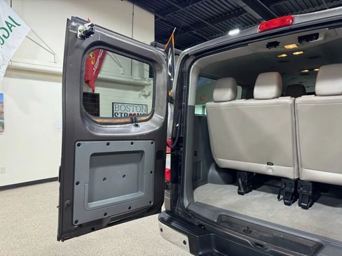 Used 2018 Nissan NV 3500 SL RWD image 25